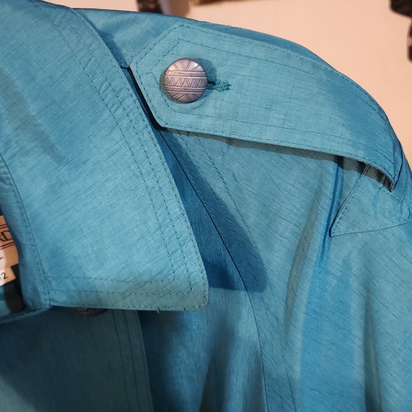 Vintage D'ALLAIRD'S teal full length trench coat. Size 12 - Picture 9 of 11